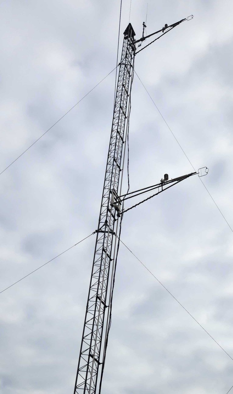 Fully extended sonic arms on the 20 m tower