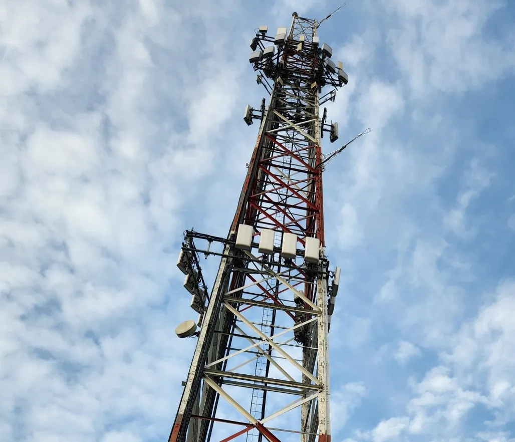 The tower at Mineola with inlets at two heights